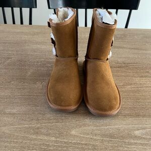 Brand new Koolaburra by UGG girls size 4 boots